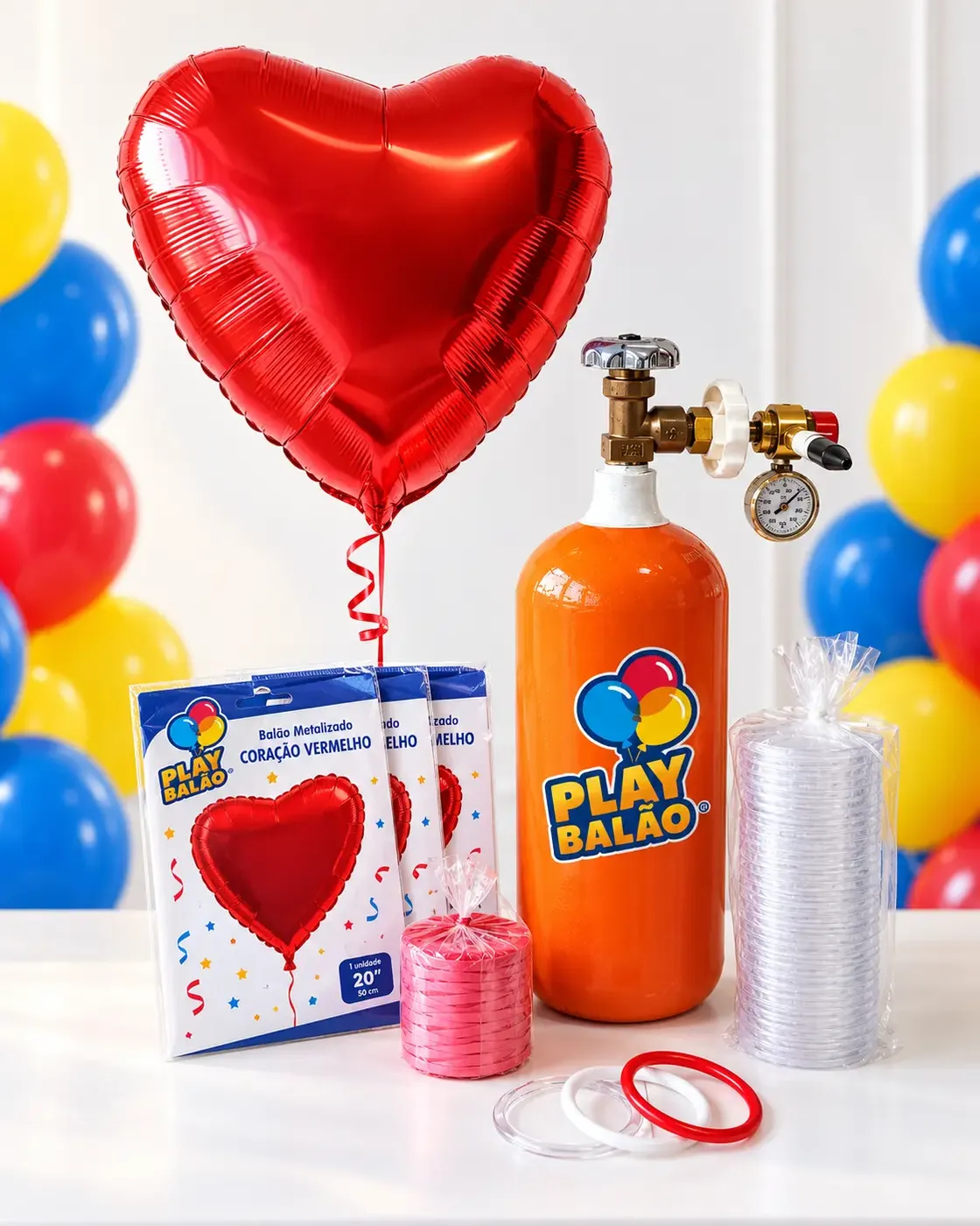 Kit com cilindro de hélio, balão de coração e acessórios